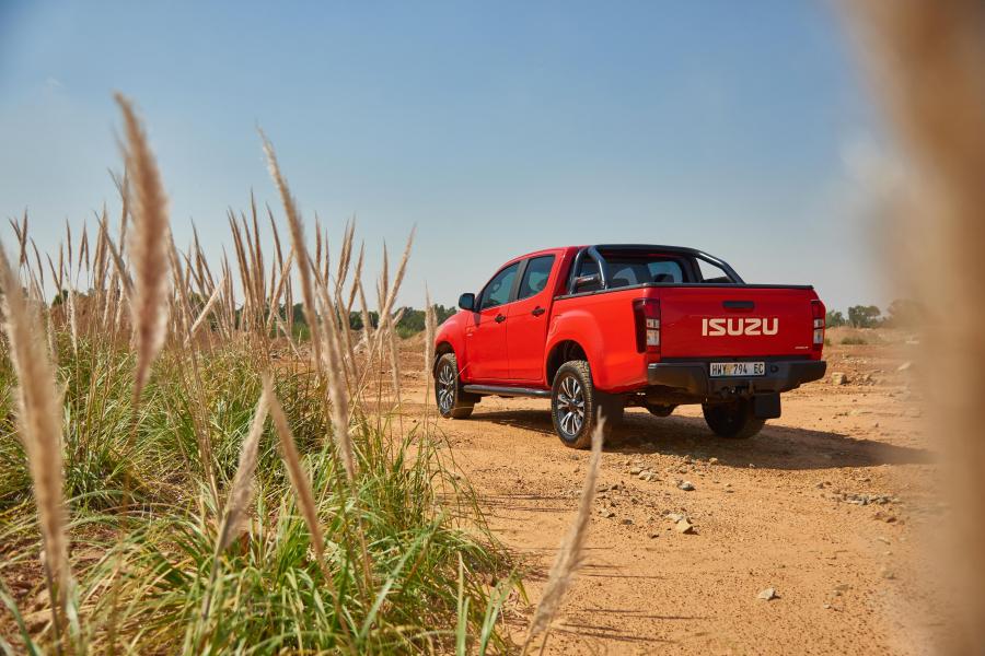  Isuzu KB Double Cab X-Rider 2017 года  (фото 39 из 40)